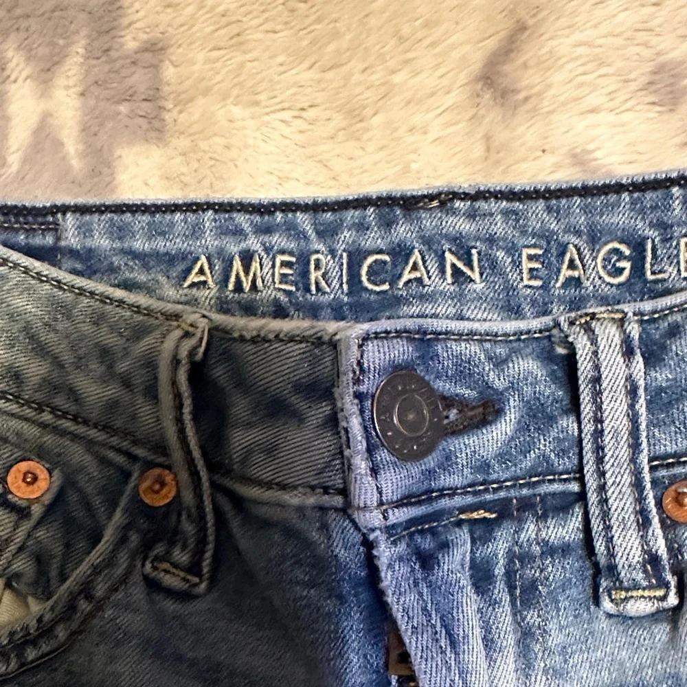 M5.   American Eagle Outfitters Men's Straight Jeans - Denim Blue